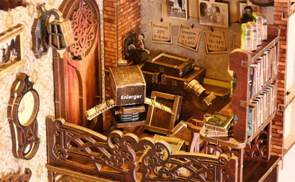 Book Nook DIY Film Darkroom